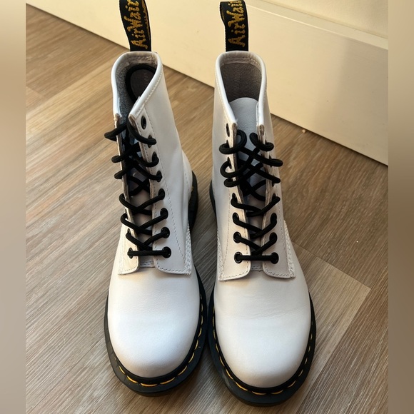 Dr.Martens Women's White leather Boots, doc martens, DOC’s, 1460 combat boots - Picture 7 of 11